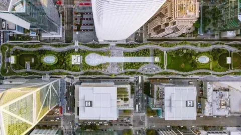 Overhead view of salesforce park and surrounding buildings